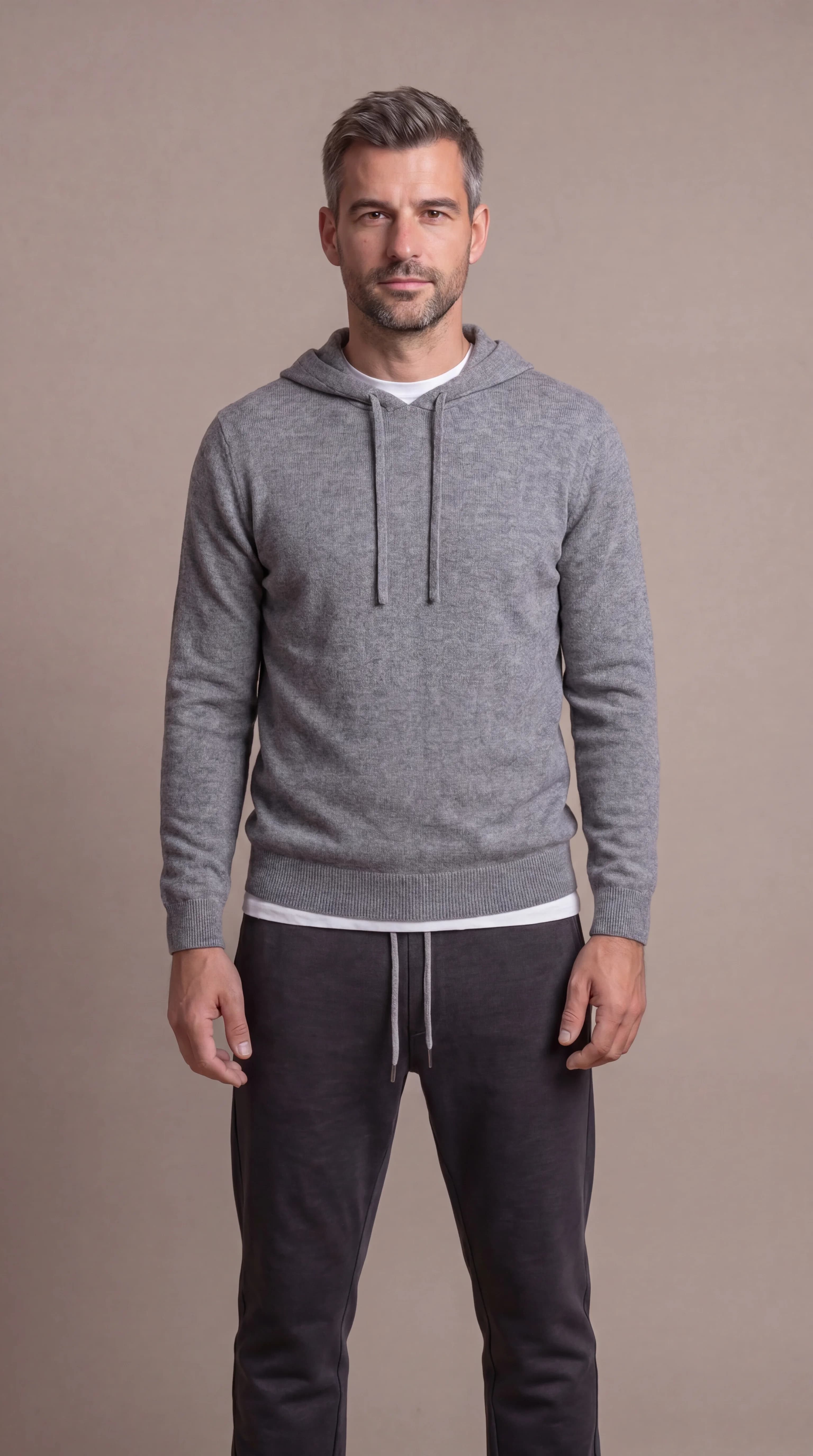 Худи Свободный, вид спереди — меринос 80%, итальянская пряжа